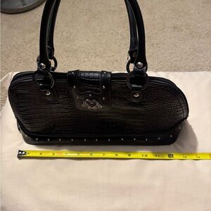 Chic Black Crocodile-Embossed Shoulder Bag